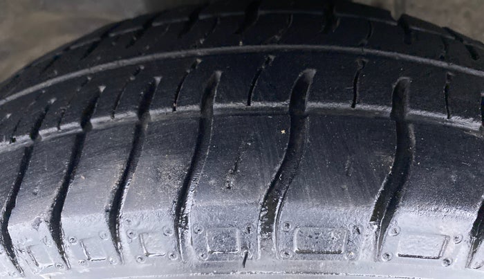 2018 Maruti Alto 800 LXI, Petrol, Manual, 34,932 km, Left Front Tyre Tread