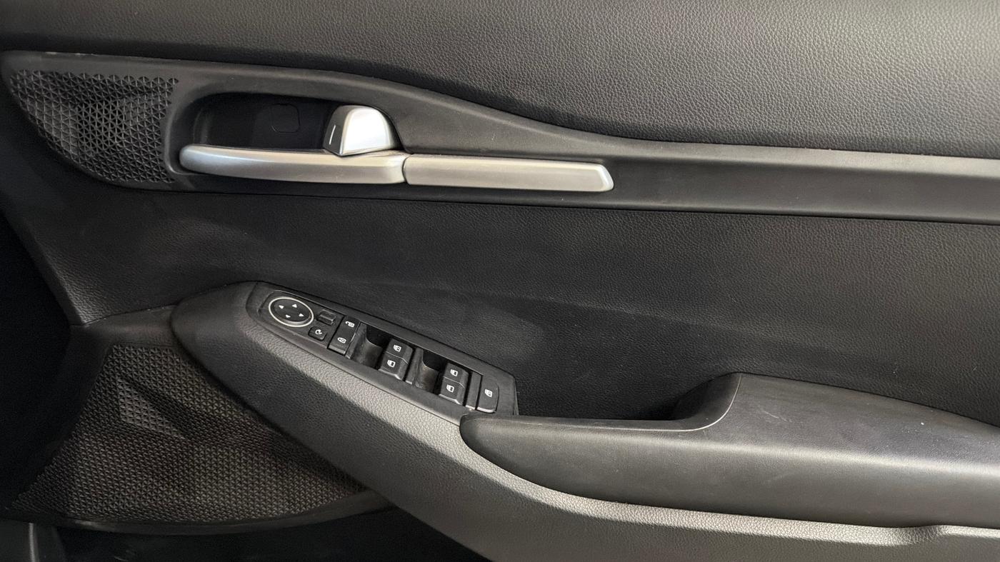 2020 KIA SELTOS HTK PLUS 1.5, Petrol, Manual, 85,834 km, Driver Side Door Panels Control