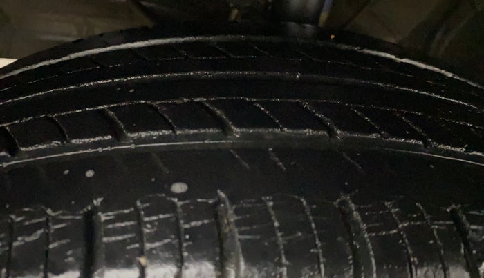 2017 Maruti Baleno DELTA PETROL 1.2, Petrol, Manual, 48,940 km, Left Front Tyre Tread