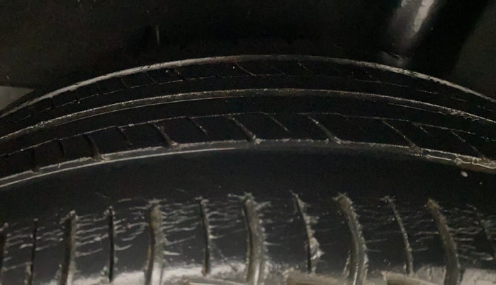 2017 Maruti Baleno DELTA PETROL 1.2, Petrol, Manual, 48,940 km, Left Rear Tyre Tread