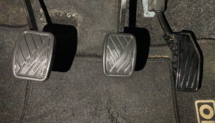 2017 Maruti Baleno DELTA PETROL 1.2, Petrol, Manual, 48,940 km, Pedals