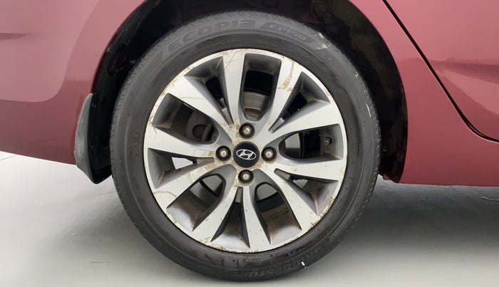2014 Hyundai Verna FLUIDIC 1.6 CRDI SX AT, Diesel, Automatic, 80,809 km, Right Rear Wheel