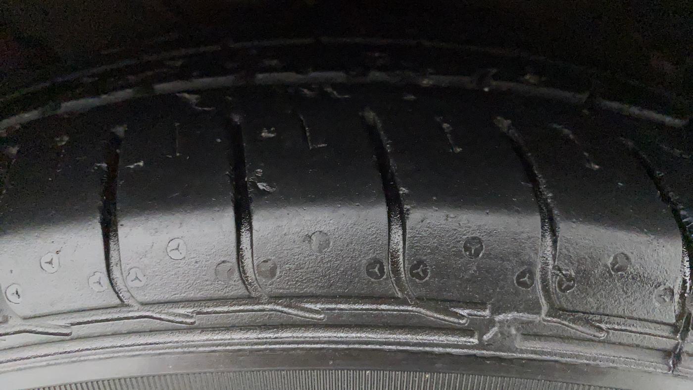 2014 Hyundai Verna FLUIDIC 1.6 CRDI SX AT, Diesel, Automatic, 80,809 km, Right Front Tyre Tread