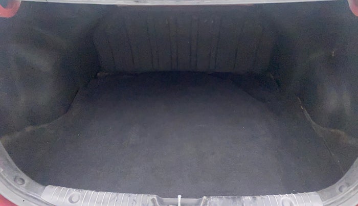 2014 Hyundai Verna FLUIDIC 1.6 CRDI SX AT, Diesel, Automatic, 80,809 km, Boot Inside