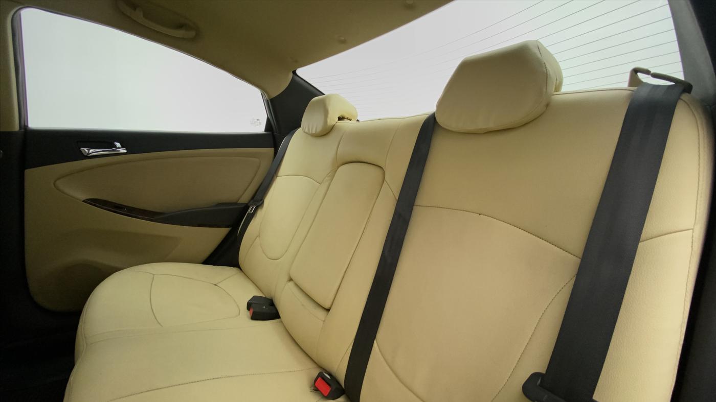 2014 Hyundai Verna FLUIDIC 1.6 CRDI SX AT, Diesel, Automatic, 80,809 km, Right Side Rear Door Cabin