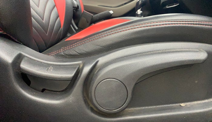 2019 Hyundai Elite i20 ASTA 1.2 (O), Petrol, Manual, 32,922 km, Driver Side Adjustment Panel