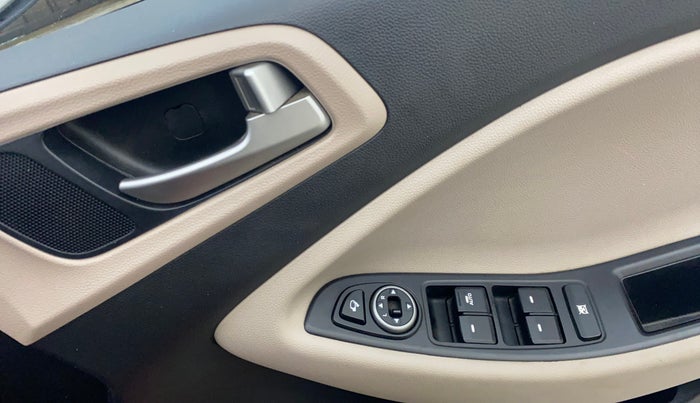 2019 Hyundai Elite i20 ASTA 1.2 (O), Petrol, Manual, 32,922 km, Driver Side Door Panels Control
