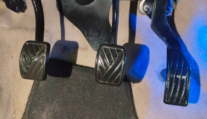 2015 Maruti Ertiga VXI CNG, CNG, Manual, 39,744 km, Pedals