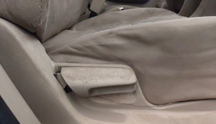 2015 Maruti Ertiga VXI CNG, CNG, Manual, 39,744 km, Driver Side Adjustment Panel