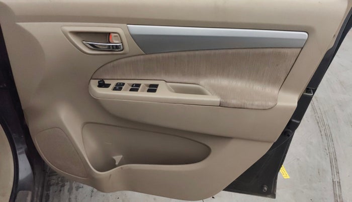 2015 Maruti Ertiga VXI CNG, CNG, Manual, 39,744 km, Driver Side Door Panels Control