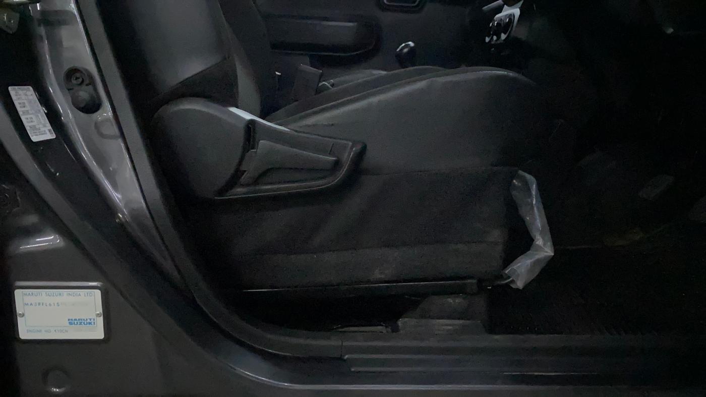 2024 Maruti S PRESSO VXI+, Petrol, Manual, 19,012 km, Driver Side Adjustment Panel