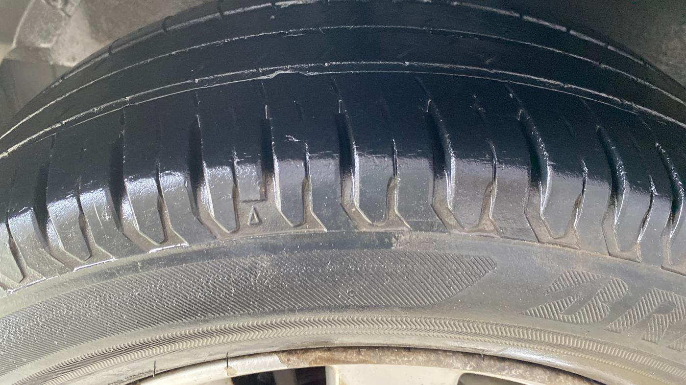 2013 Hyundai i20 ASTA 1.2, Petrol, Manual, 44,499 km, Left Front Tyre Tread