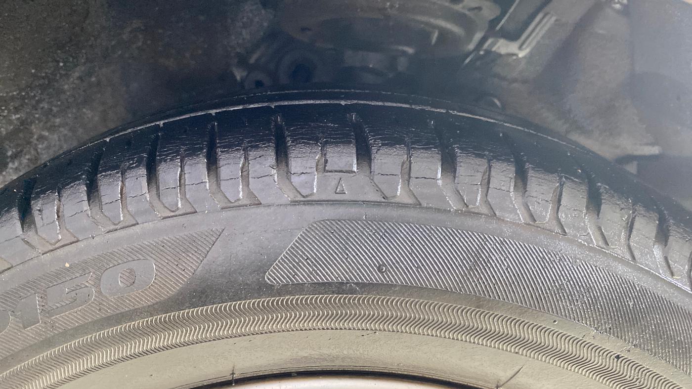 2013 Hyundai i20 ASTA 1.2, Petrol, Manual, 44,499 km, Right Front Tyre Tread