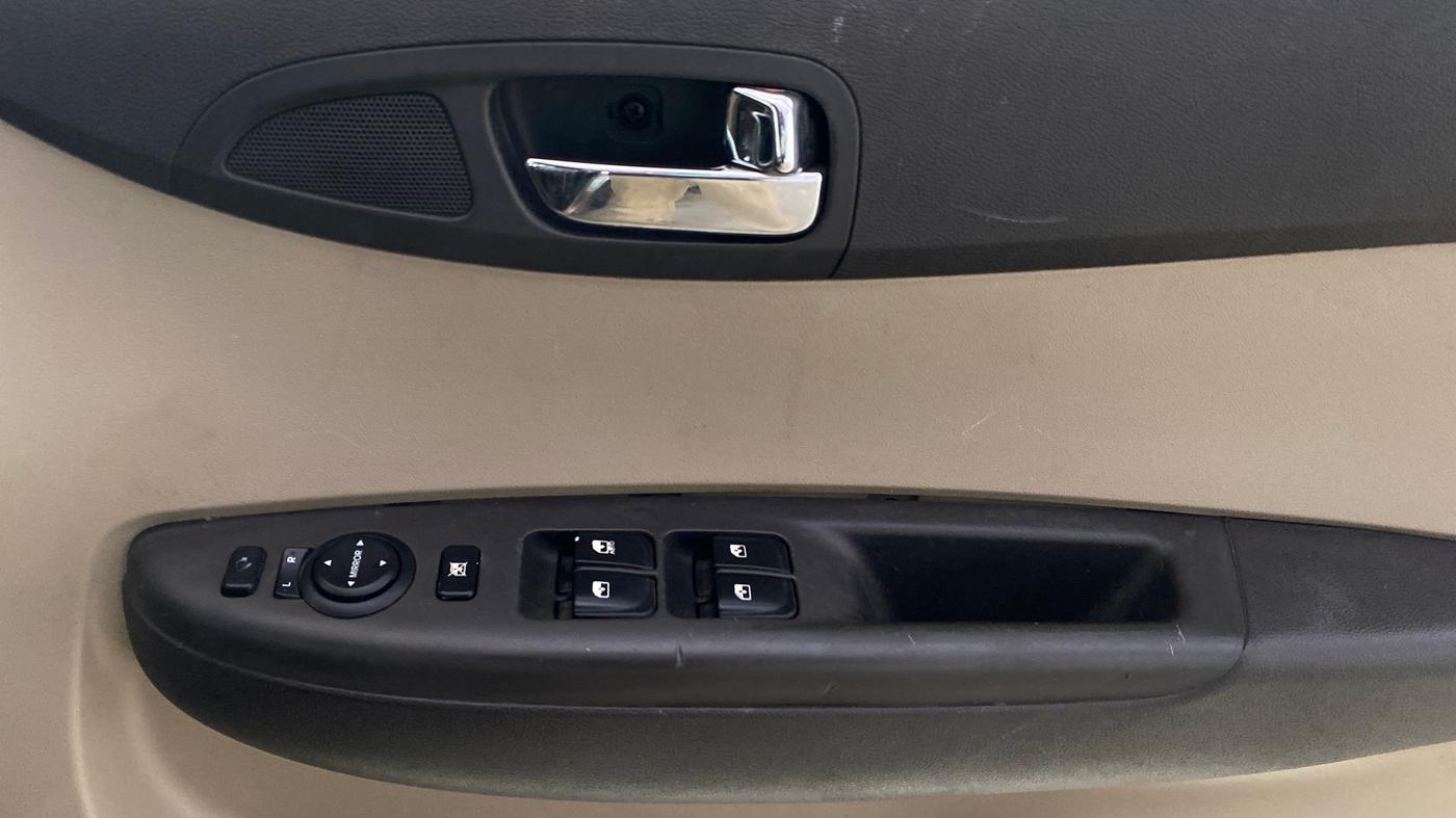 2013 Hyundai i20 ASTA 1.2, Petrol, Manual, 44,499 km, Driver Side Door Panels Control