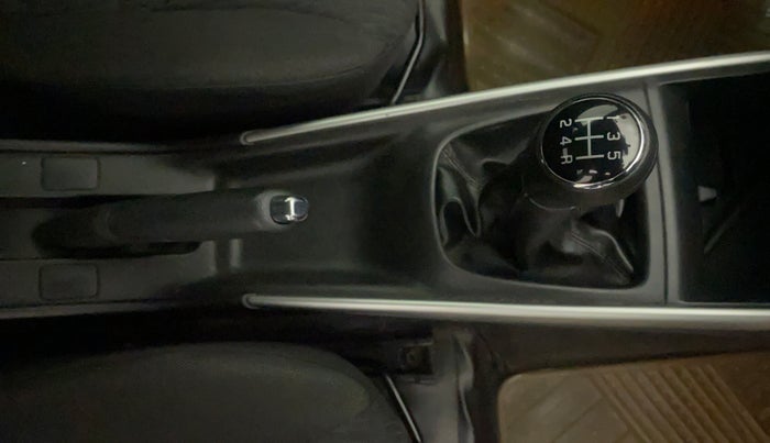 2017 Maruti Baleno ZETA PETROL 1.2, Petrol, Manual, 40,995 km, Gear Lever