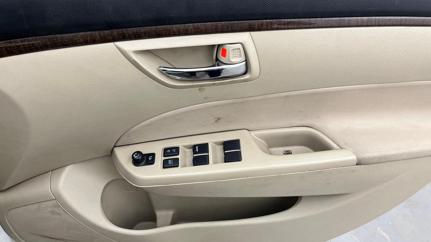 2015 Maruti Swift Dzire VXI, Petrol, Manual, 80,006 km, Driver Side Door Panels Control