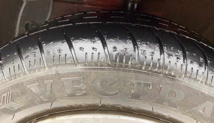 2014 Hyundai Xcent S 1.2, Petrol, Manual, 55,511 km, Left Front Tyre Tread