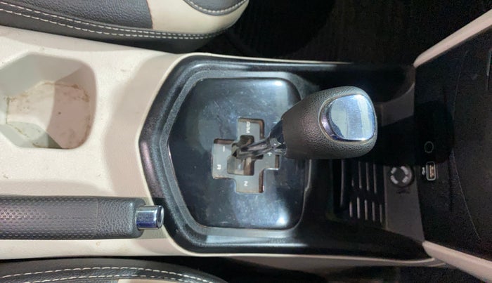 2022 Mahindra XUV300 W6 1.5 DIESEL AMT, Diesel, Automatic, 91,756 km, Gear Lever