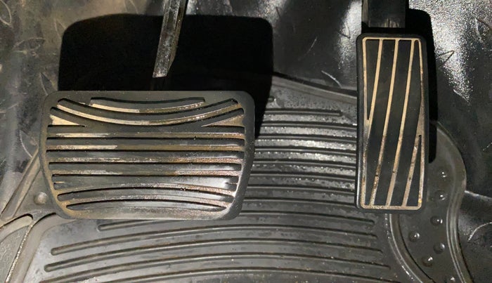 2022 Mahindra XUV300 W6 1.5 DIESEL AMT, Diesel, Automatic, 91,756 km, Pedals