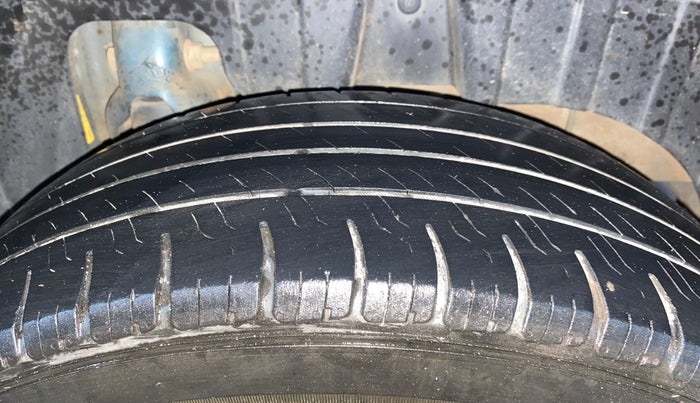 2022 Mahindra XUV300 W6 1.5 DIESEL AMT, Diesel, Automatic, 91,756 km, Left Rear Tyre Tread