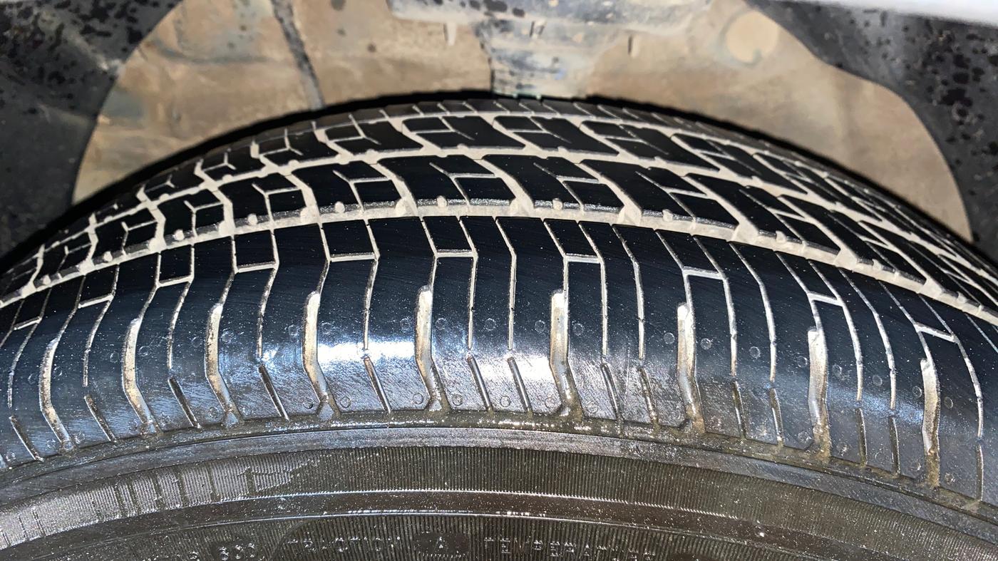2022 Mahindra XUV300 W6 1.5 DIESEL AMT, Diesel, Automatic, 91,756 km, Left Front Tyre Tread