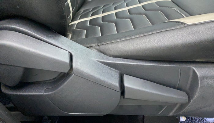 2021 Renault Kiger RXZ 1.0 MT, Petrol, Manual, 14,394 km, Driver Side Adjustment Panel