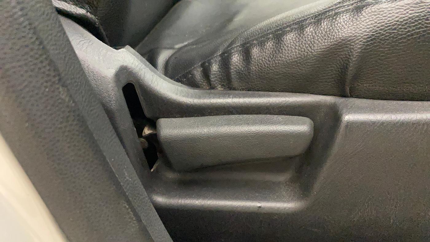 2022 Maruti Alto VXI, Petrol, Manual, 29,408 km, Driver Side Adjustment Panel