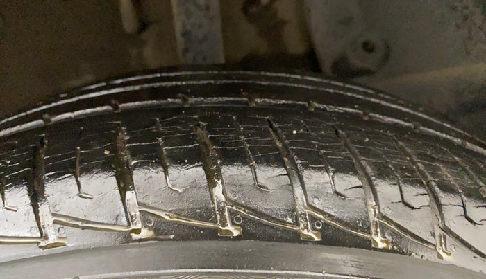 2018 Renault Duster RXS CVT, Petrol, Automatic, 27,281 km, Left Rear Tyre Tread