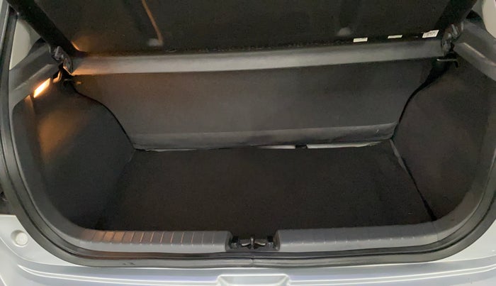 2023 Hyundai GRAND I10 NIOS SPORTZ EXECUTIVE AMT 1.2 KAPPA VTVT, Petrol, Automatic, 5,084 km, Boot Inside