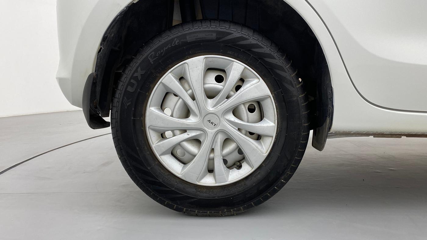 2021 Maruti Swift LXI D, Petrol, Manual, 7,969 km, Right Rear Wheel