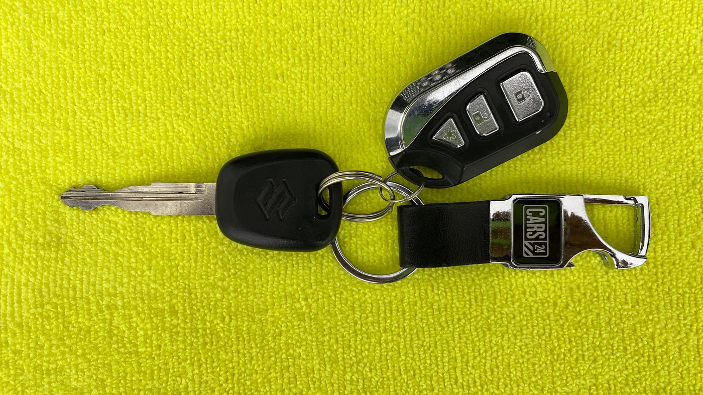 2021 Maruti Swift LXI D, Petrol, Manual, 7,969 km, Key Close Up
