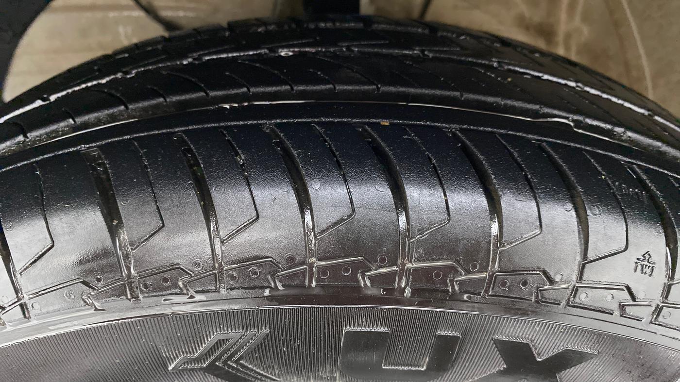 2021 Maruti Swift LXI D, Petrol, Manual, 7,969 km, Left Front Tyre Tread