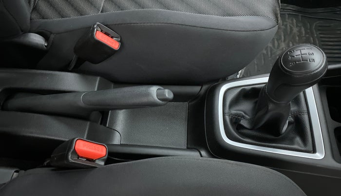 2021 Maruti Swift LXI D, Petrol, Manual, 7,969 km, Gear Lever