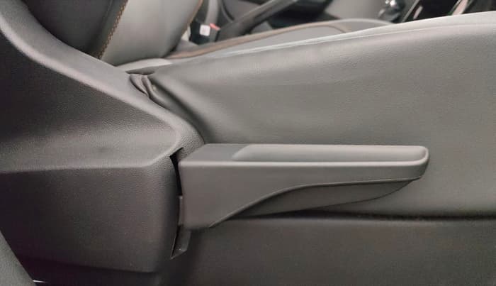 2022 Skoda KUSHAQ STYLE 1.5L TSI DSG, Petrol, Automatic, 29,374 km, Driver Side Adjustment Panel