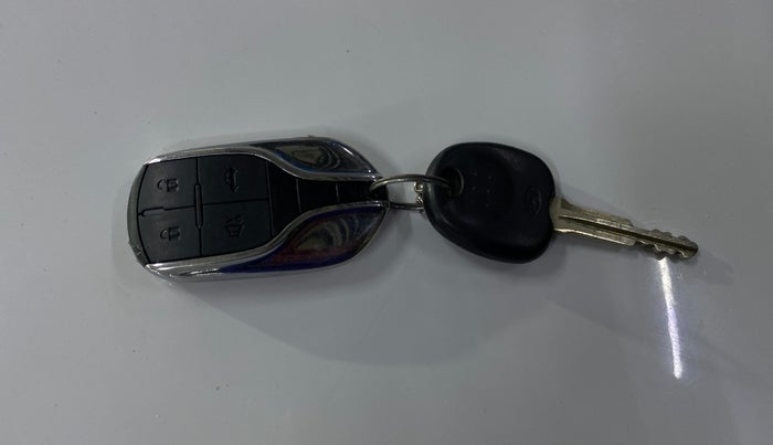 2018 Hyundai Eon D-LITE+, Petrol, Manual, 57,217 km, Key Close Up