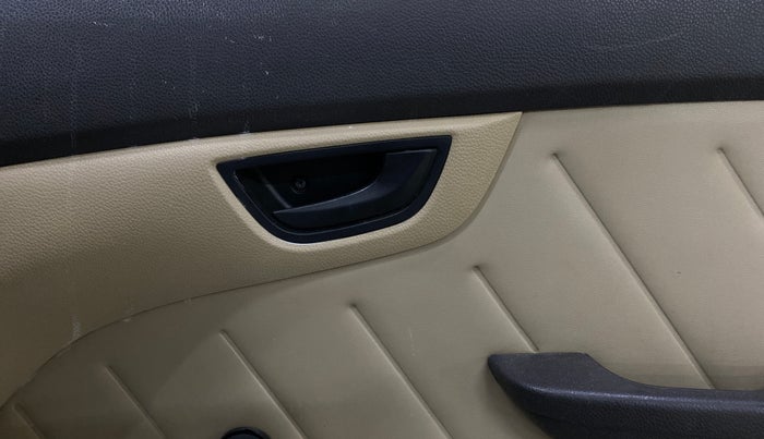 2018 Hyundai Eon D-LITE+, Petrol, Manual, 57,217 km, Driver Side Door Panels Control