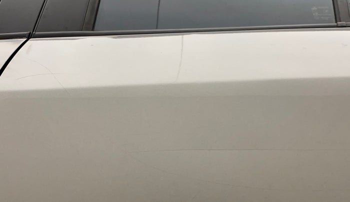 2015 Maruti Swift VXI, Petrol, Manual, 52,486 km, Rear left door - Minor scratches