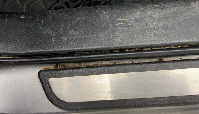 2015 Maruti Swift VXI, Petrol, Manual, 52,486 km, Left running board - Slight discoloration