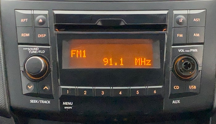 2015 Maruti Swift VXI, Petrol, Manual, 52,486 km, Infotainment system - Button has minor damage