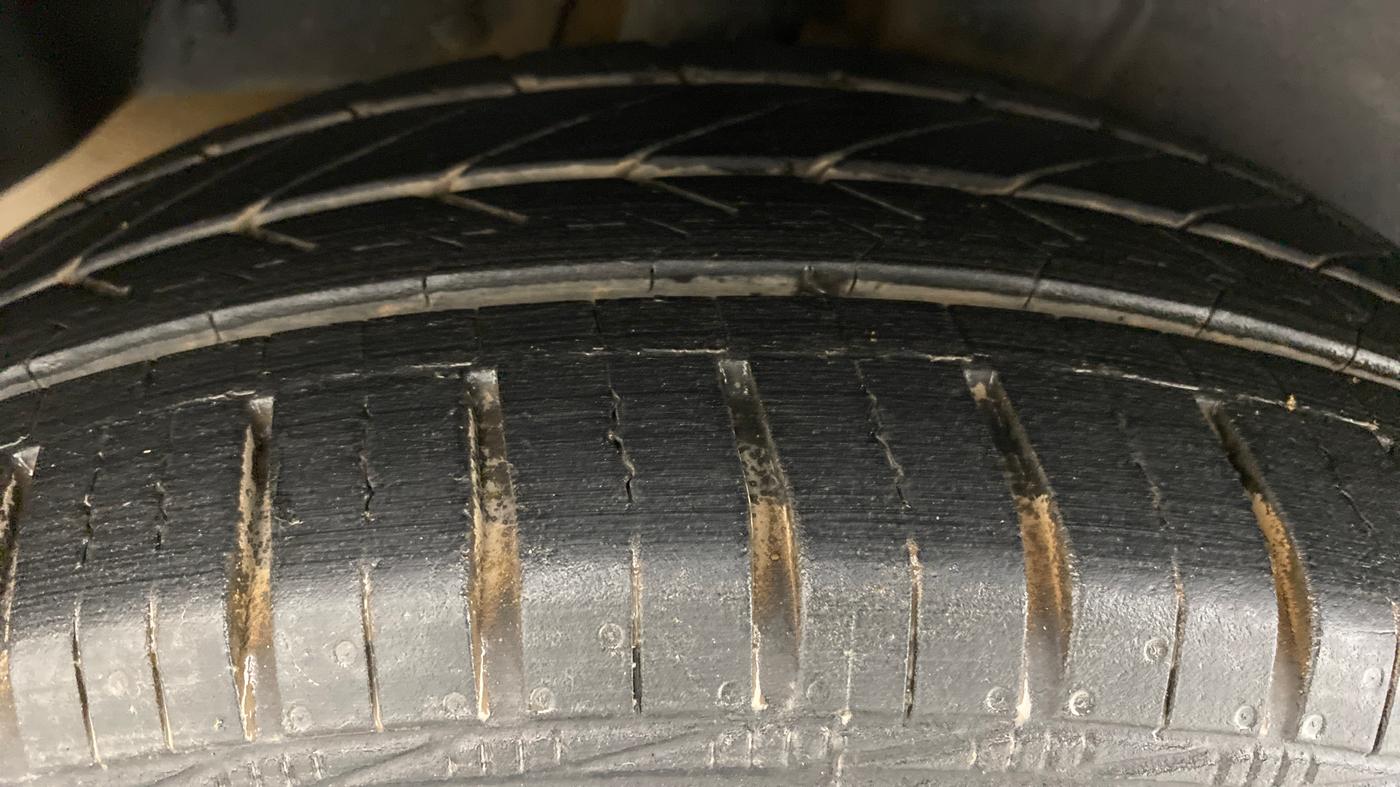 2012 Maruti Ertiga VDI, Diesel, Manual, 1,00,065 km, Right Rear Tyre Tread