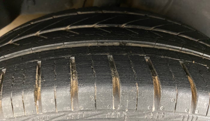 2012 Maruti Ertiga VDI, Diesel, Manual, 1,00,065 km, Right Rear Tyre Tread