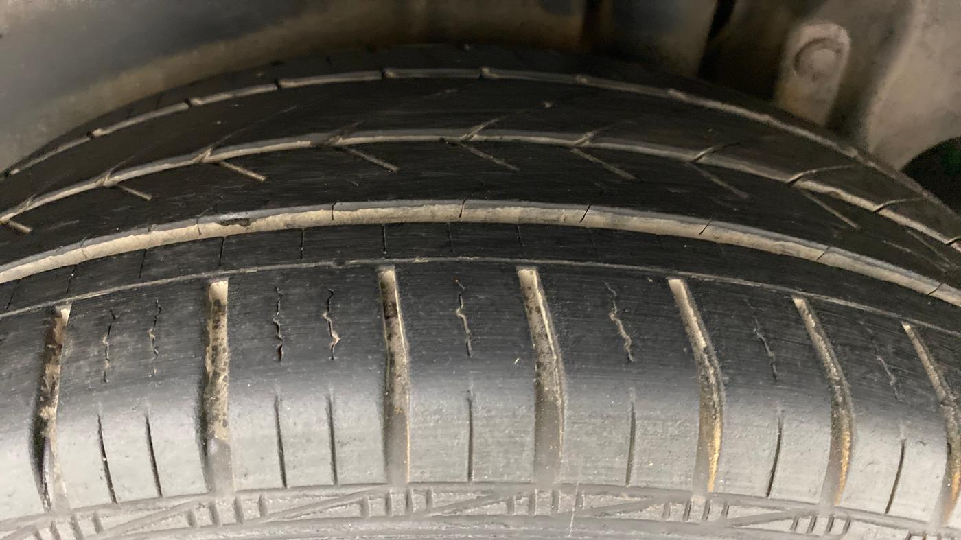 2012 Maruti Ertiga VDI, Diesel, Manual, 1,00,065 km, Left Rear Tyre Tread