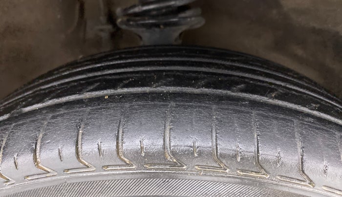 2013 Maruti Alto K10 VXI, Petrol, Manual, 44,303 km, Right Front Tyre Tread
