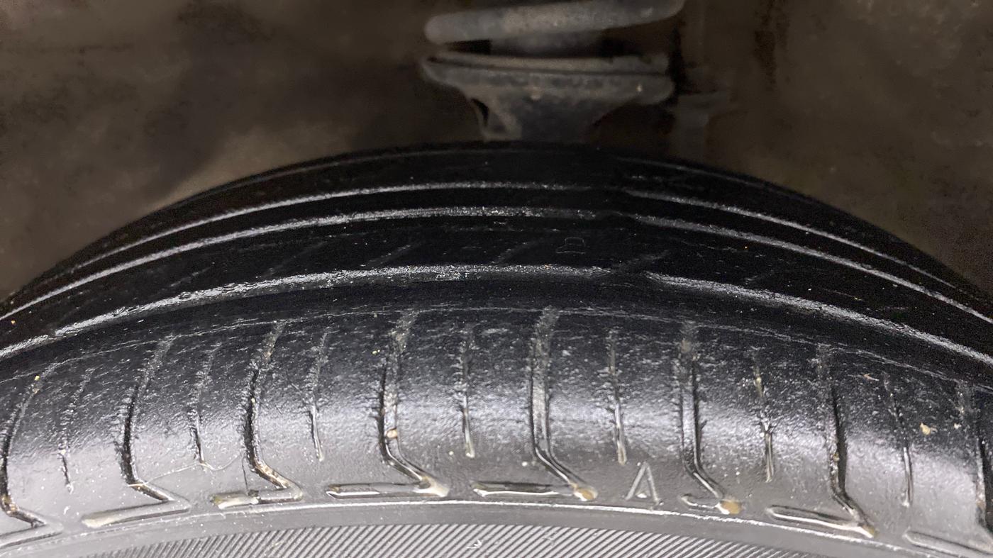 2013 Maruti Alto K10 VXI, Petrol, Manual, 44,303 km, Left Front Tyre Tread