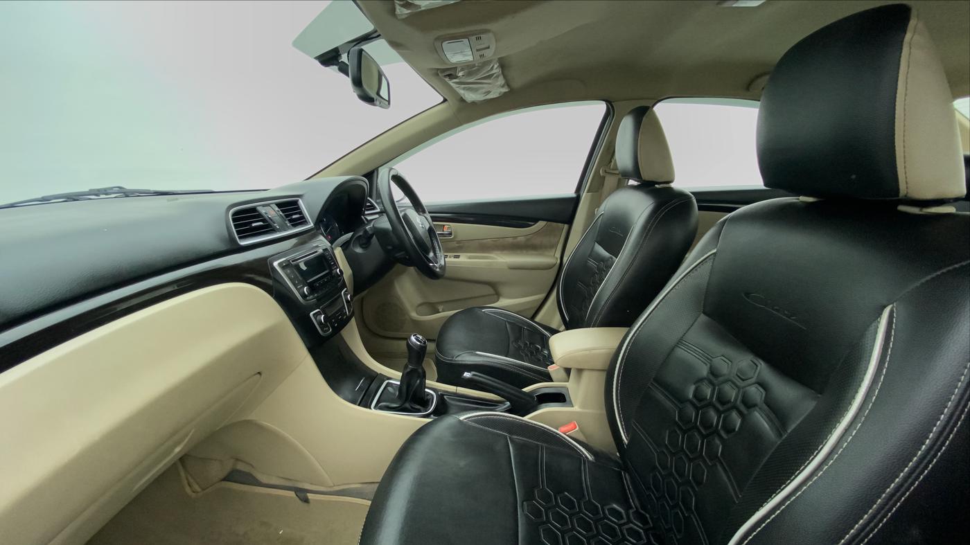 2017 Maruti Ciaz DELTA 1.3 DDIS SHVS, Diesel, Manual, 63,431 km, Right Side Front Door Cabin