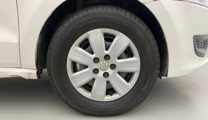 2012 Volkswagen Polo COMFORTLINE 1.2L PETROL, Petrol, Manual, 1,08,765 km, Right Front Wheel
