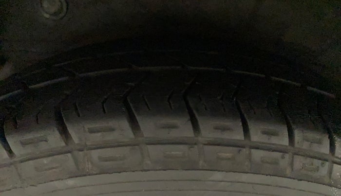 2013 Hyundai i10 SPORTZ 1.2, Petrol, Manual, 72,416 km, Right Rear Tyre Tread