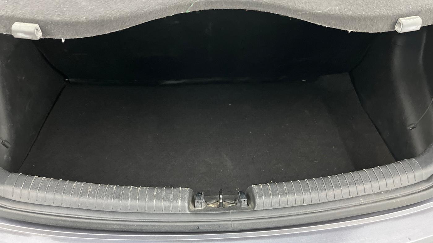 2016 Hyundai Grand i10 SPORTZ 1.2 KAPPA VTVT, Petrol, Manual, 75,209 km, Boot Inside