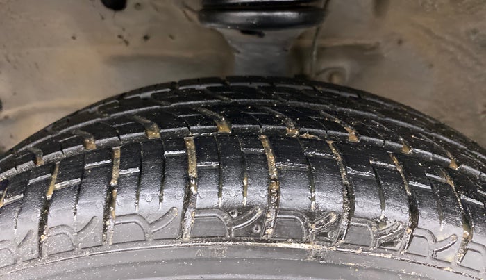 2011 Maruti Wagon R 1.0 VXI, Petrol, Manual, 58,497 km, Left Front Tyre Tread