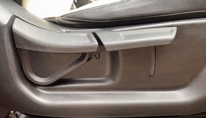 2021 KIA SONET HTX PLUS 1.0 IMT, Petrol, Manual, 50,123 km, Driver Side Adjustment Panel